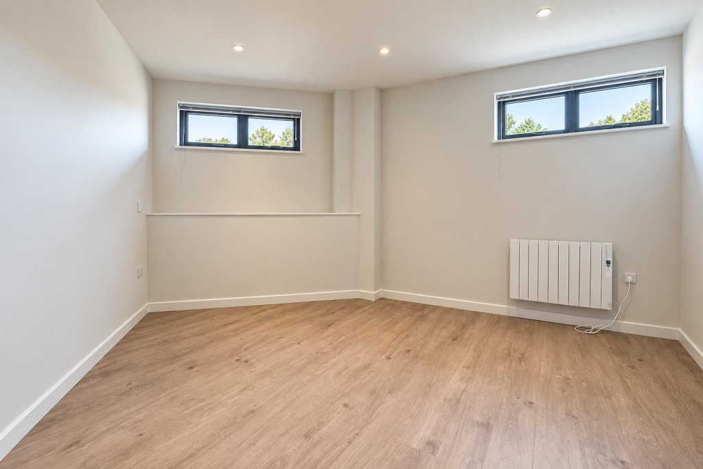 Apartment in Southall - View 5