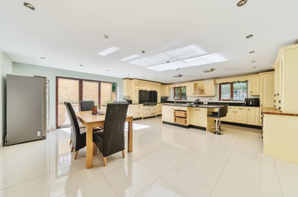 House in South Kesteven, Colsterworth - More