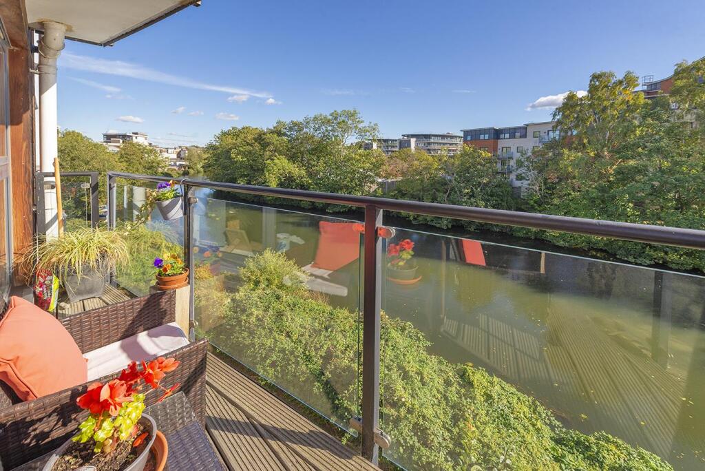 Apartment in Maidstone, Kent - View 2