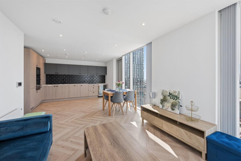 Apartment in Salford, Trinity, Lower Broughton - View 3