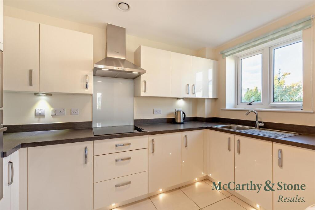 Apartment in Bradford, Middleton Estate, Ilkley - View 4