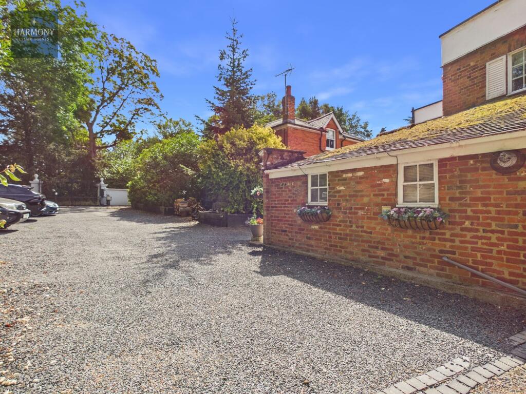 House in Runnymede, Thorpe - View 2