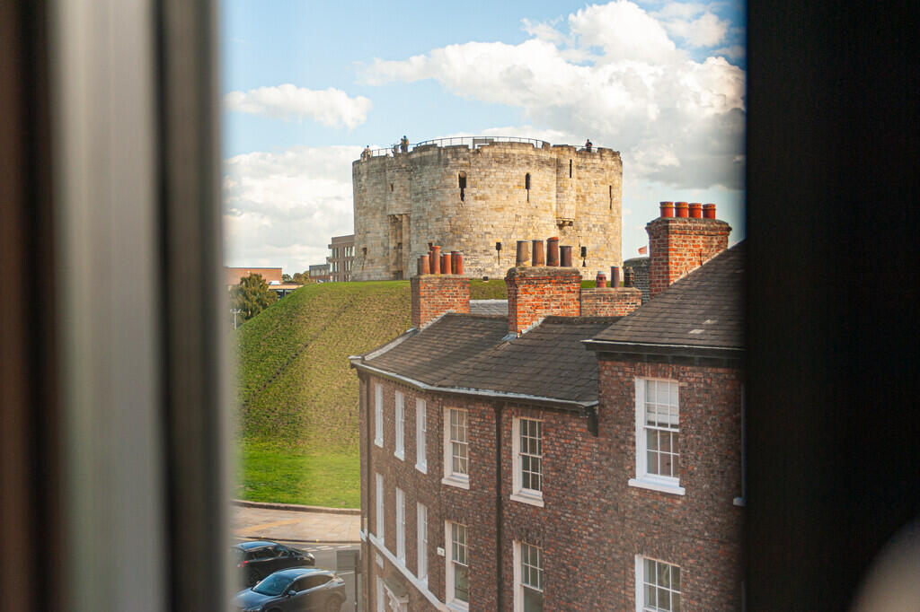House in York - View 4
