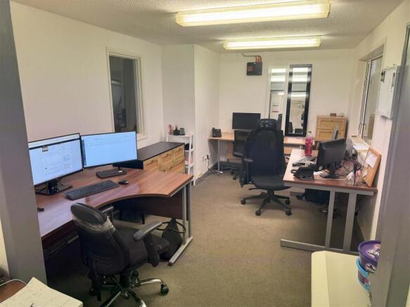 Unit 1a large Office 1.jpg