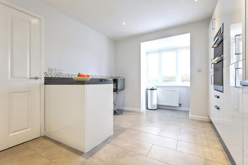 Mott Close, Witney, OX29 7AH photo 3