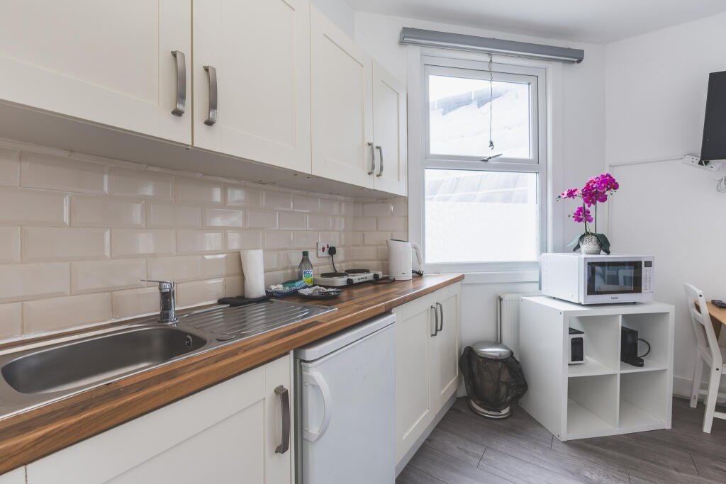 Studio flat for rent