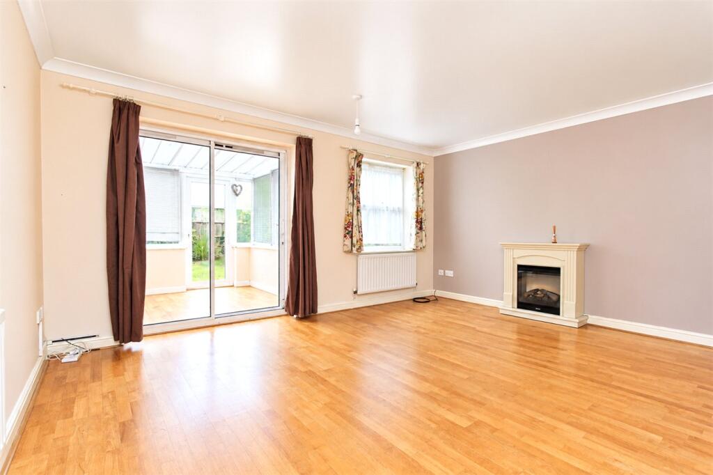 Alexandra Road, Great Wakering, Southend-on-Sea, SS3 photo 4
