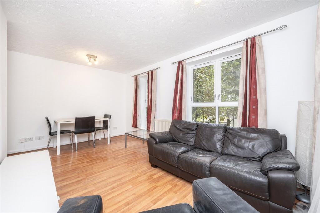 Apartment in London - More