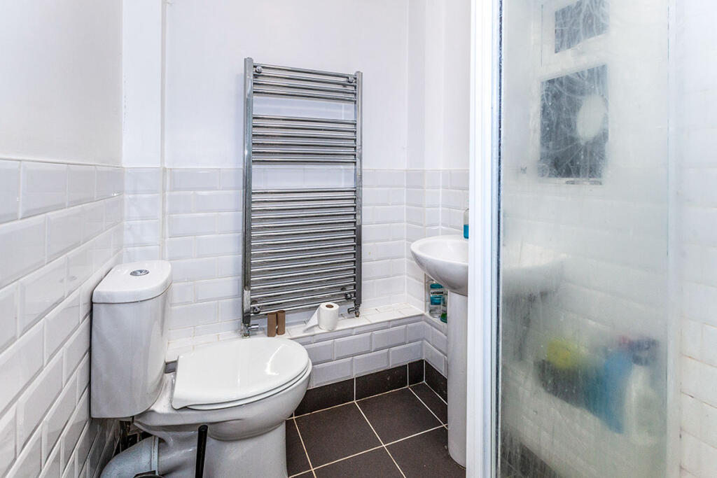 House in Runnymede, Englefield Green - More
