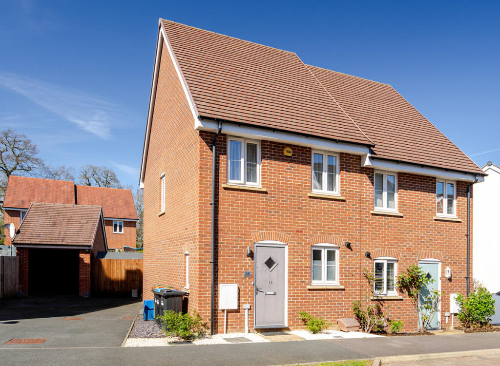 Main image of property: Curacao Crescent, Newton Leys, Milton Keynes, MK3