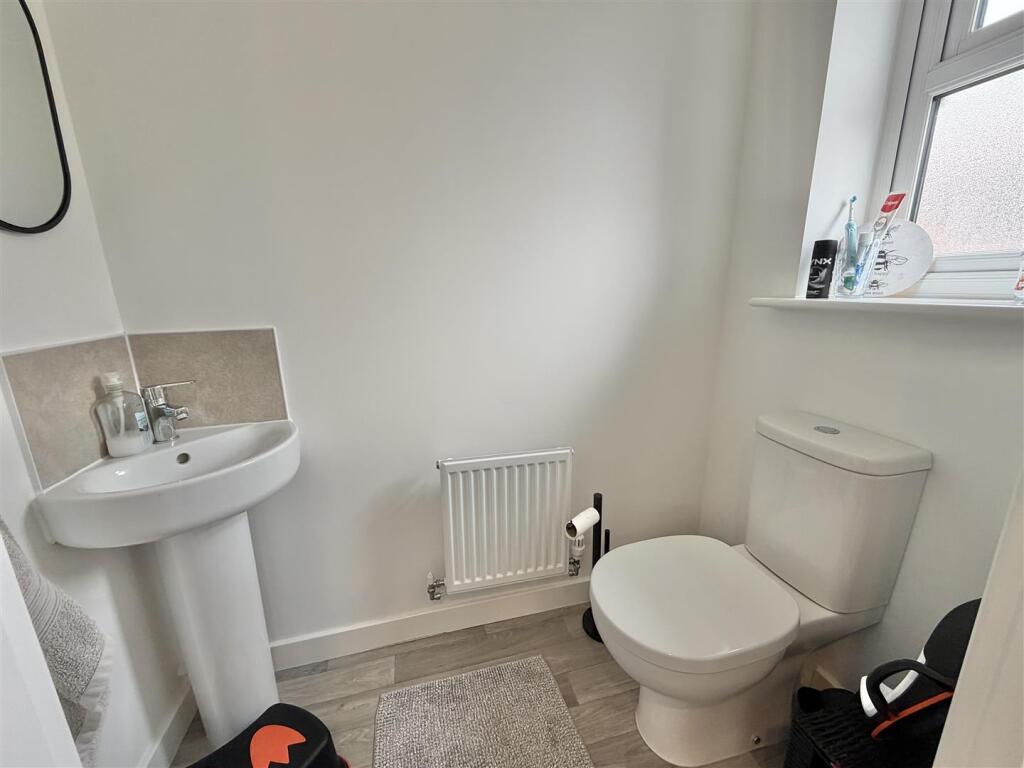 House in Tendring, Great Clacton - More