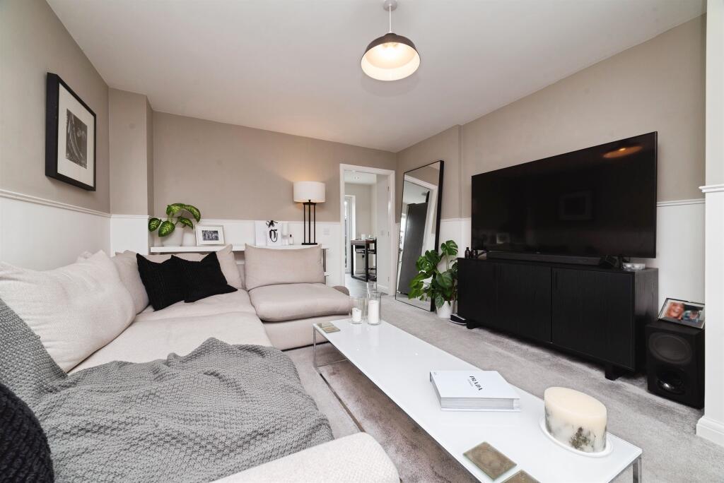 House in Hull - View 5