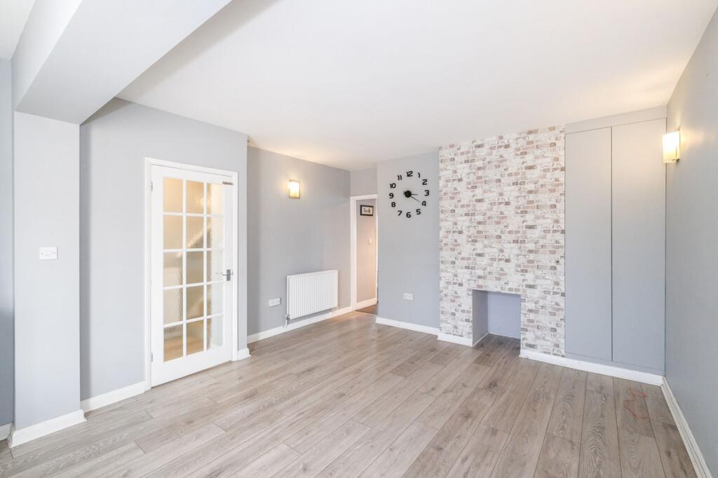 House in Epping Forest, Loughton - View 2