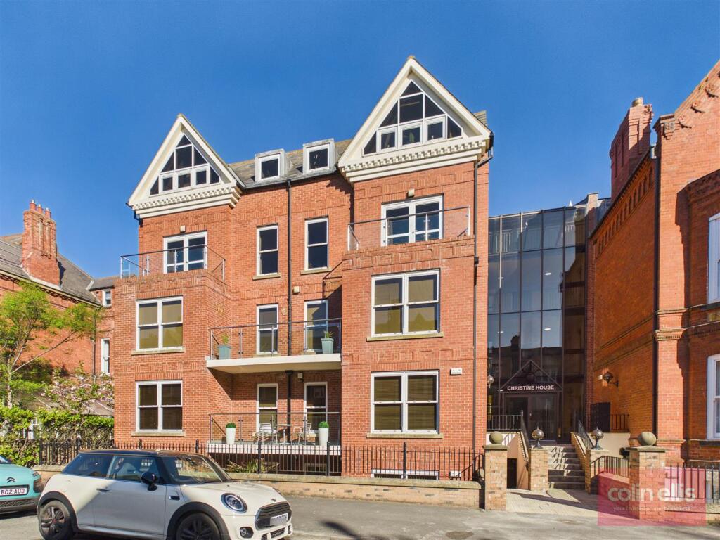 Main image of property: Avenue Victoria, Scarborough