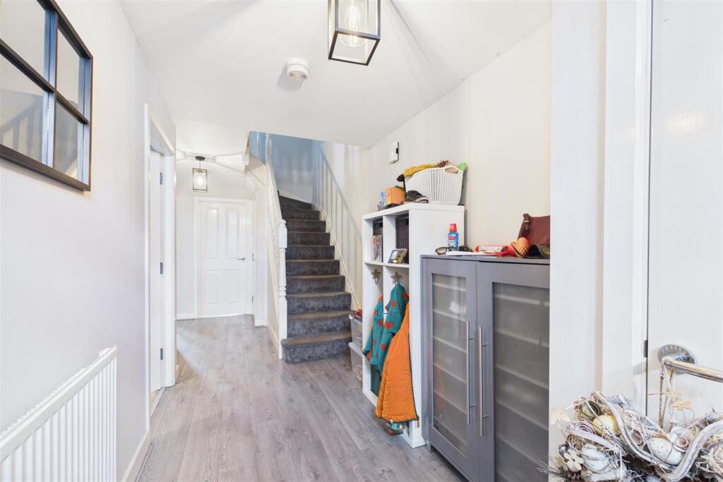 House in Newark, Fernwood - View 4