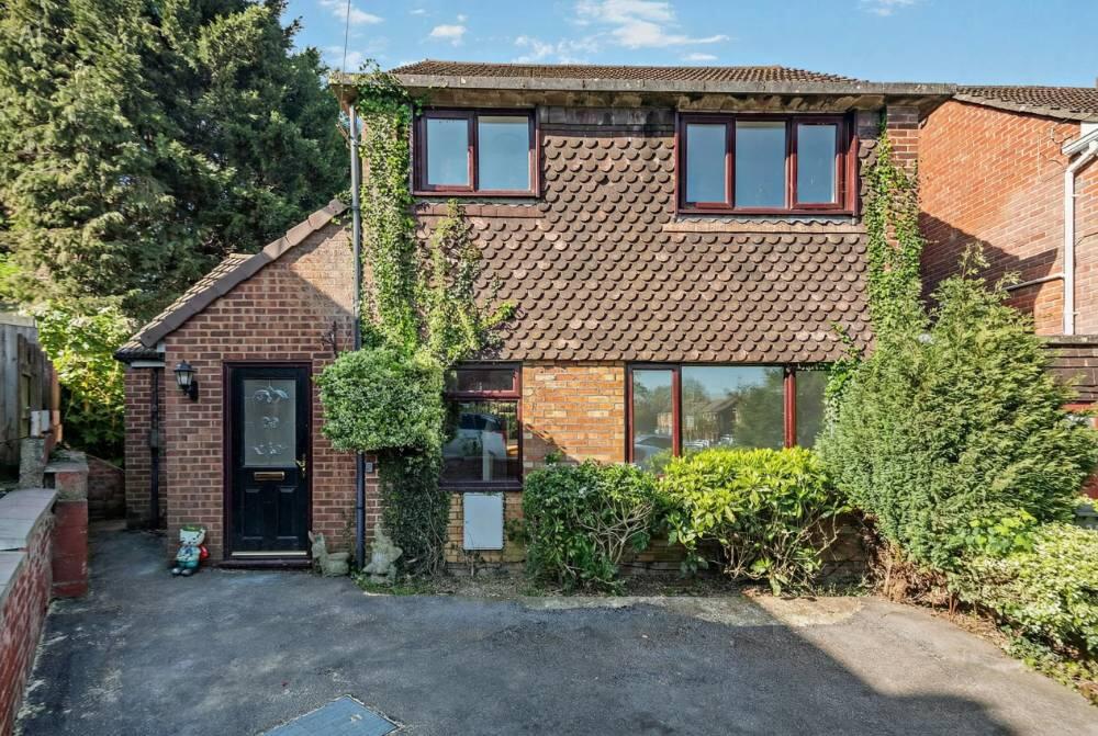 Main image of property: Alandale Road, Southampton, SO19 1DG