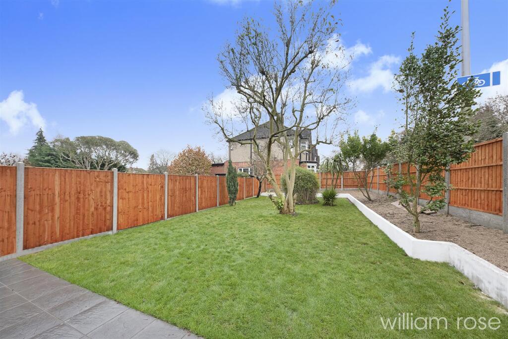 House in London, Woodford Green - View 2