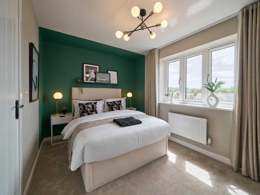 House in Cheltenham, Kingsditch, Swindon Village - More