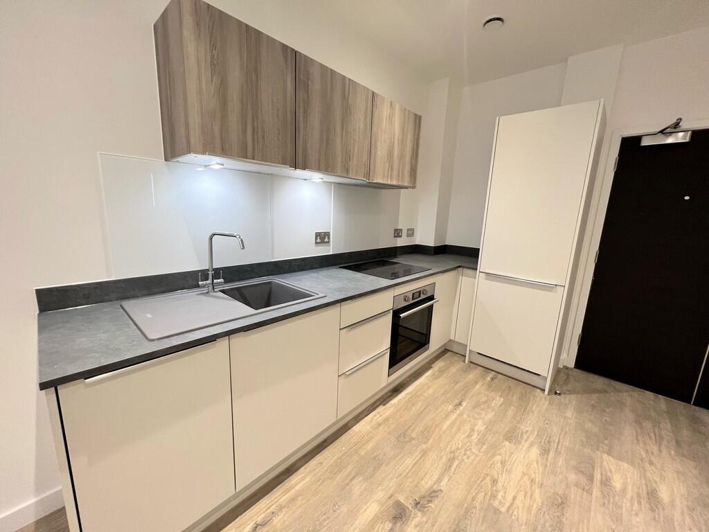 Apartment in Reading - View 3