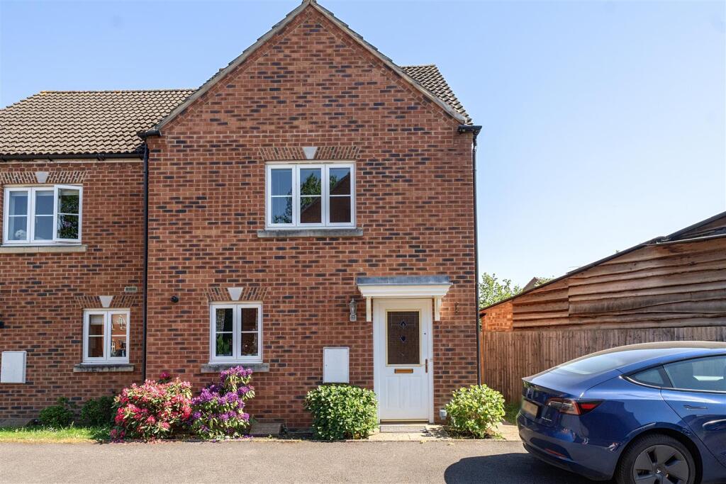 Main image of property: Dowles Green, Wokingham, Berkshire RG40 5AB