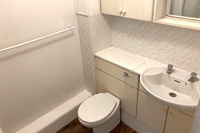 Apartment in Twickenham - View 5