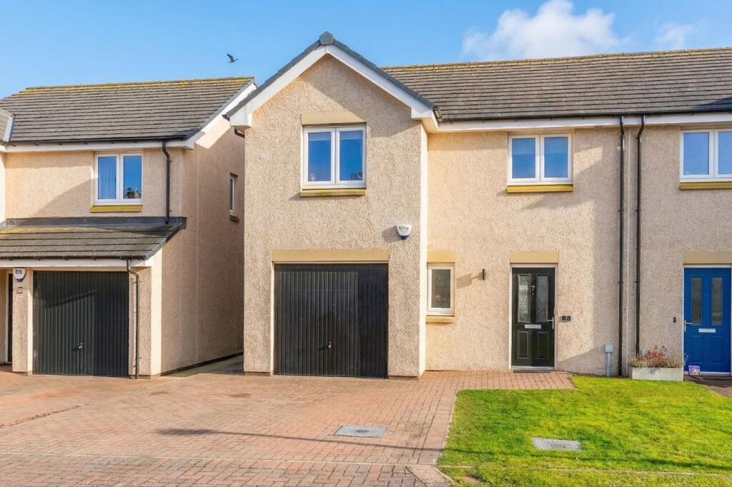 3-bed semi-detached on South Quarry Brae, Gorebridge, EH23, £250,000