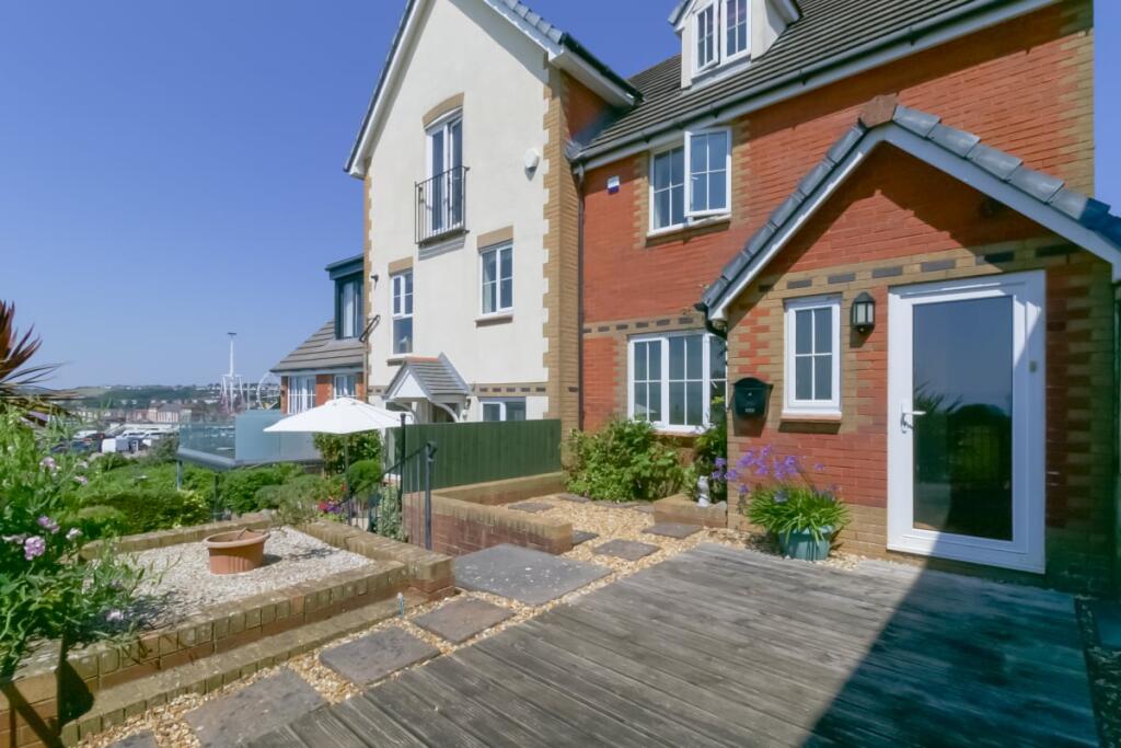 House in Barry - View 5