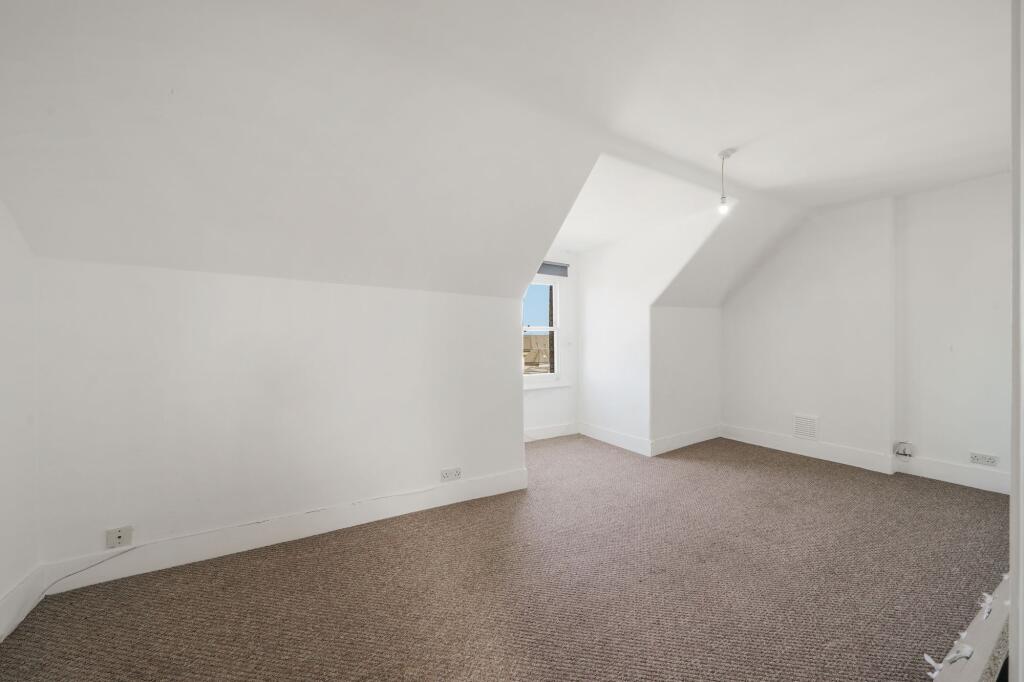 Apartment in Croydon - View 2