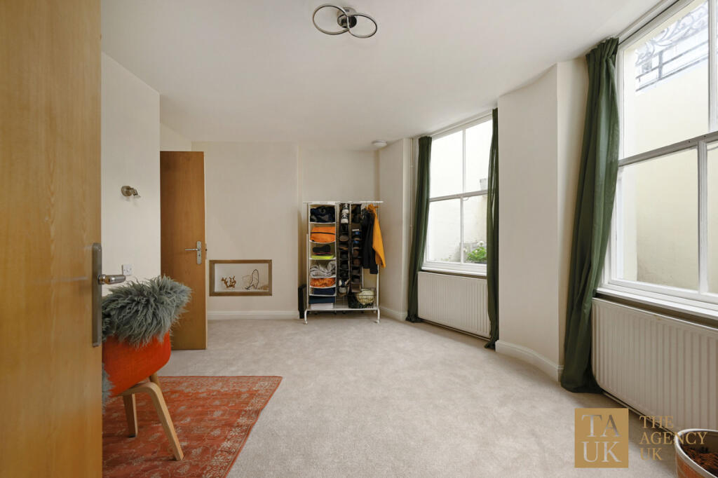 Apartment in Brighton - View 4