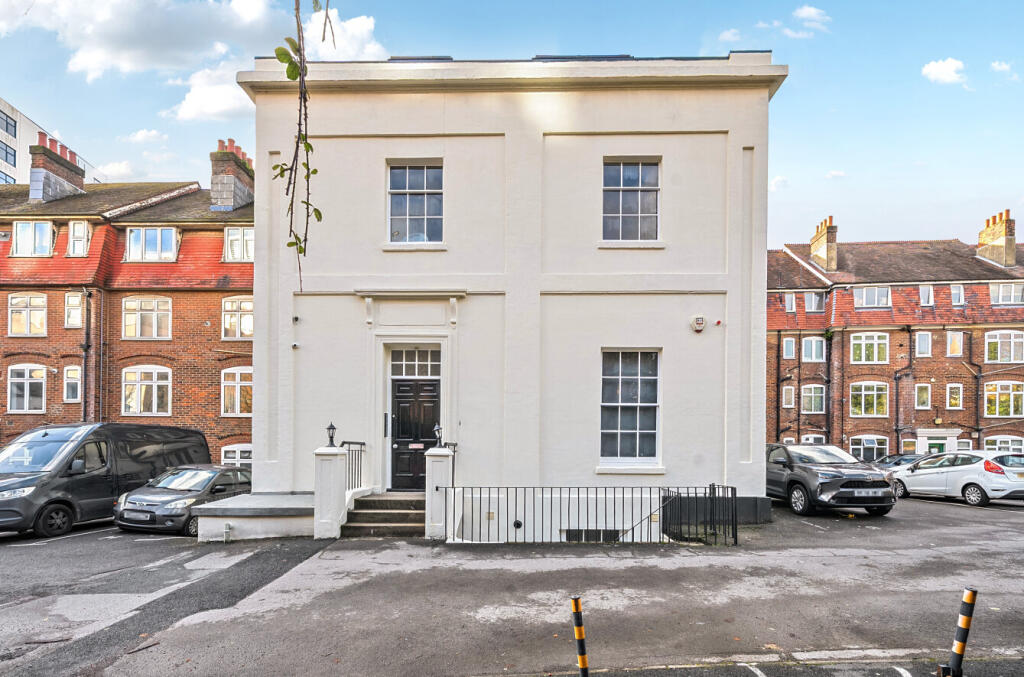 Main image of property: Grosvenor Square, Southampton, Hampshire, SO15