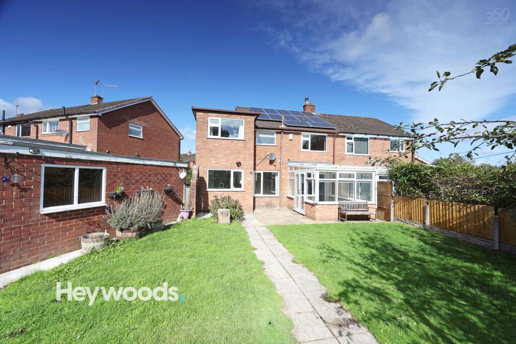 House in Stoke-on-Trent - View 4