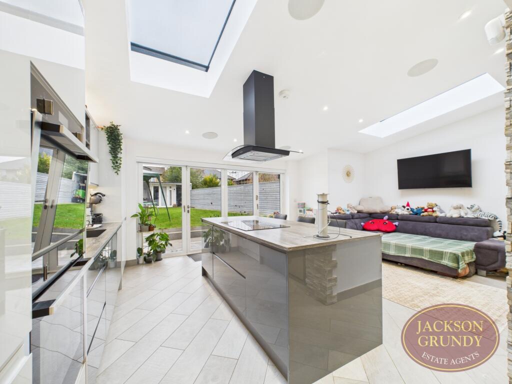 Ashcroft Gardens, Spinney Hill, NN3 2JR photo 3