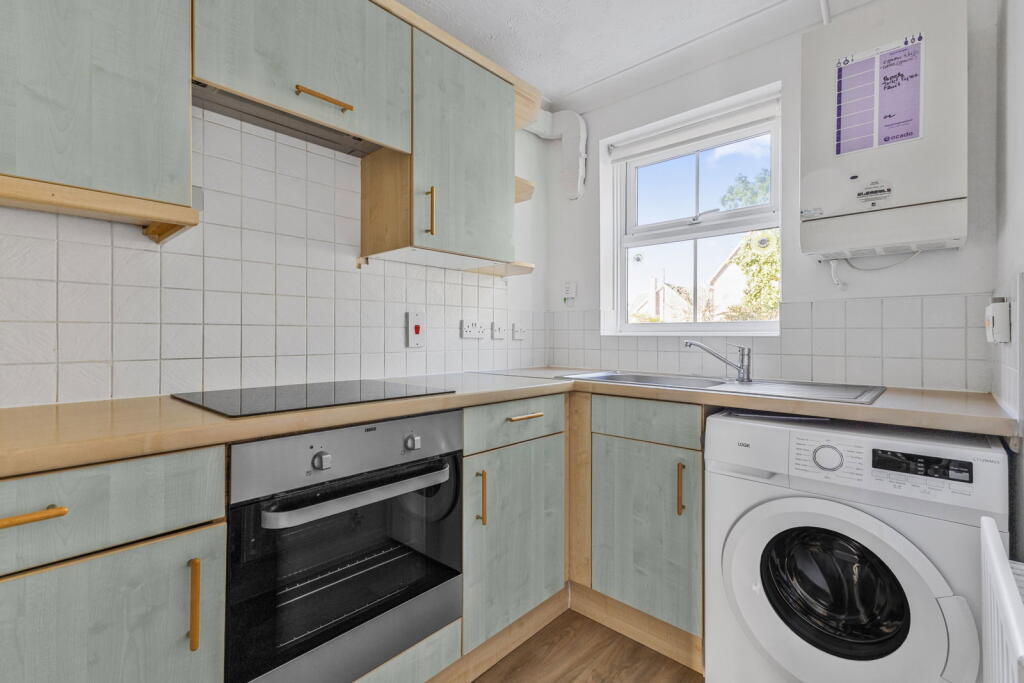 House in Mid Sussex, Abbotsford, Burgess Hill - More