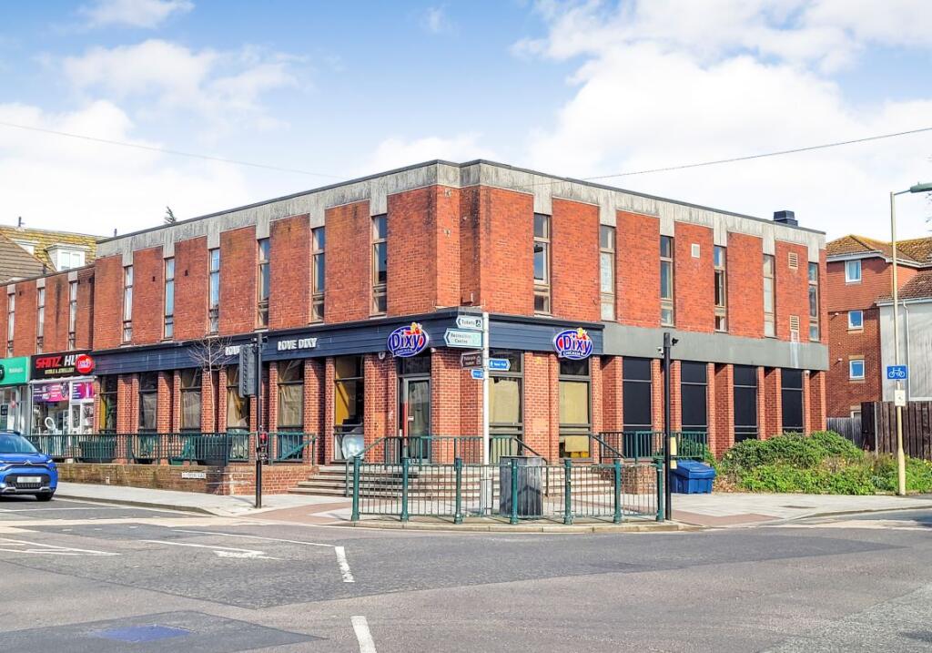 Main image of property: 59 Station Road, New Milton, Hampshire, BH25 6HY