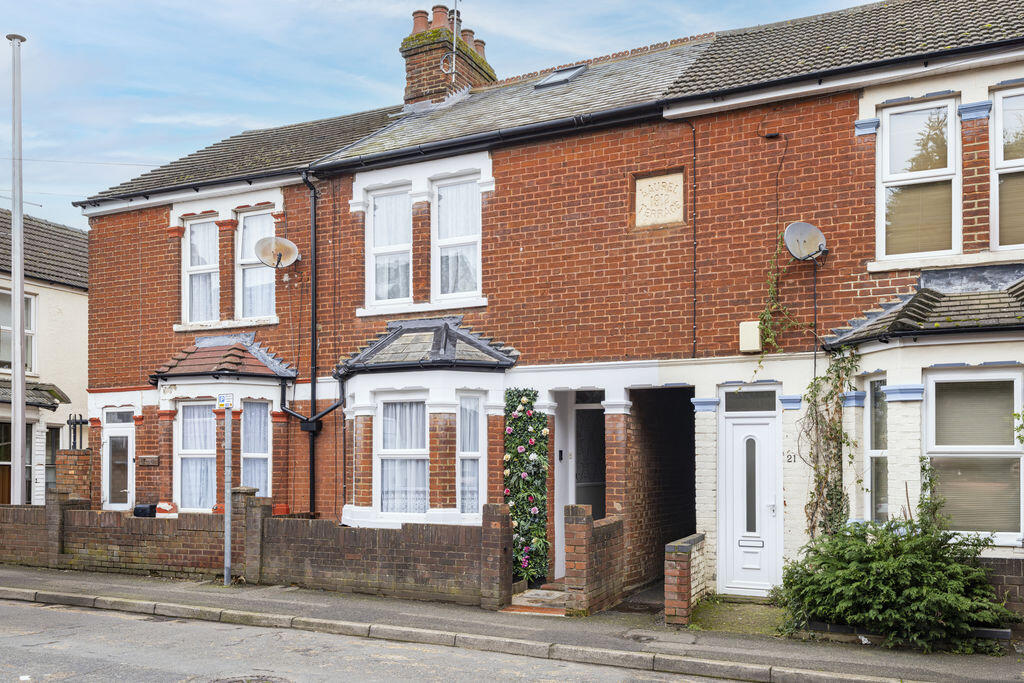 2-bed terraced on George Street, Bletchley, Milton Keynes, £275,000