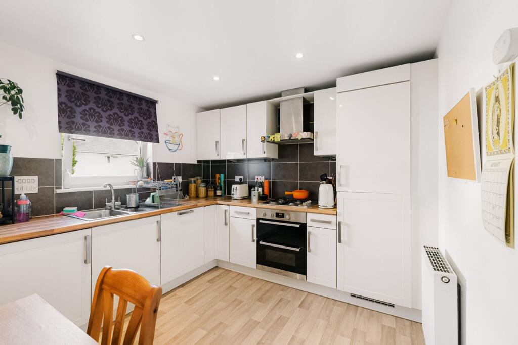 Apartment in Glasgow, Scotstounhill, Scotstoun - View 5