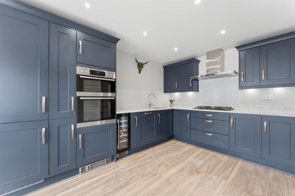 House in Northampton, Wellingborough - View 4