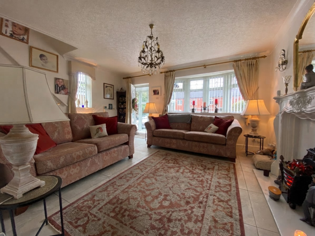 House in Oldham - View 4