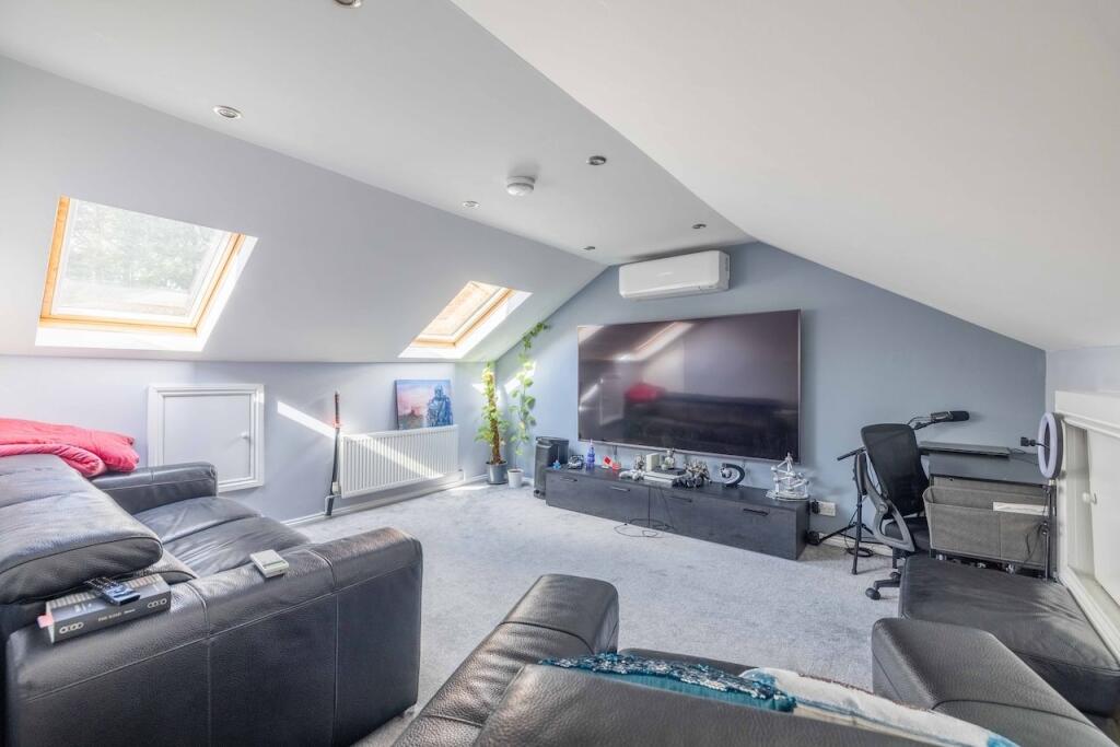 House in Southall - View 3