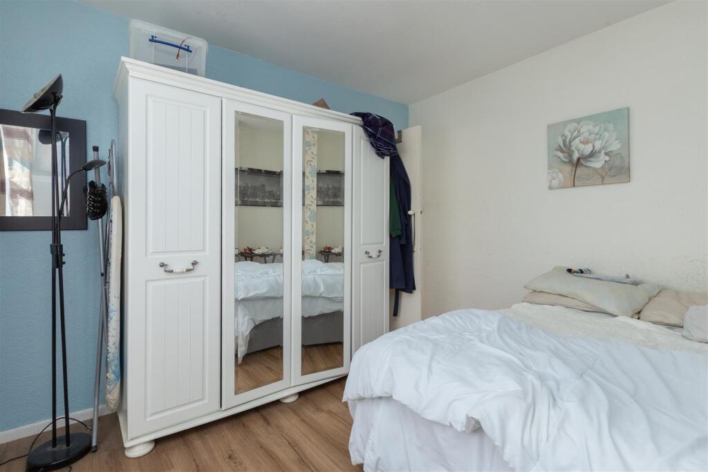 Apartment in Lancaster - More