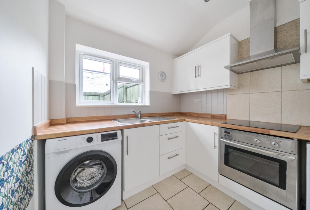 Lansdown Place Lane, Cheltenham, Gloucestershire, GL50 photo 3