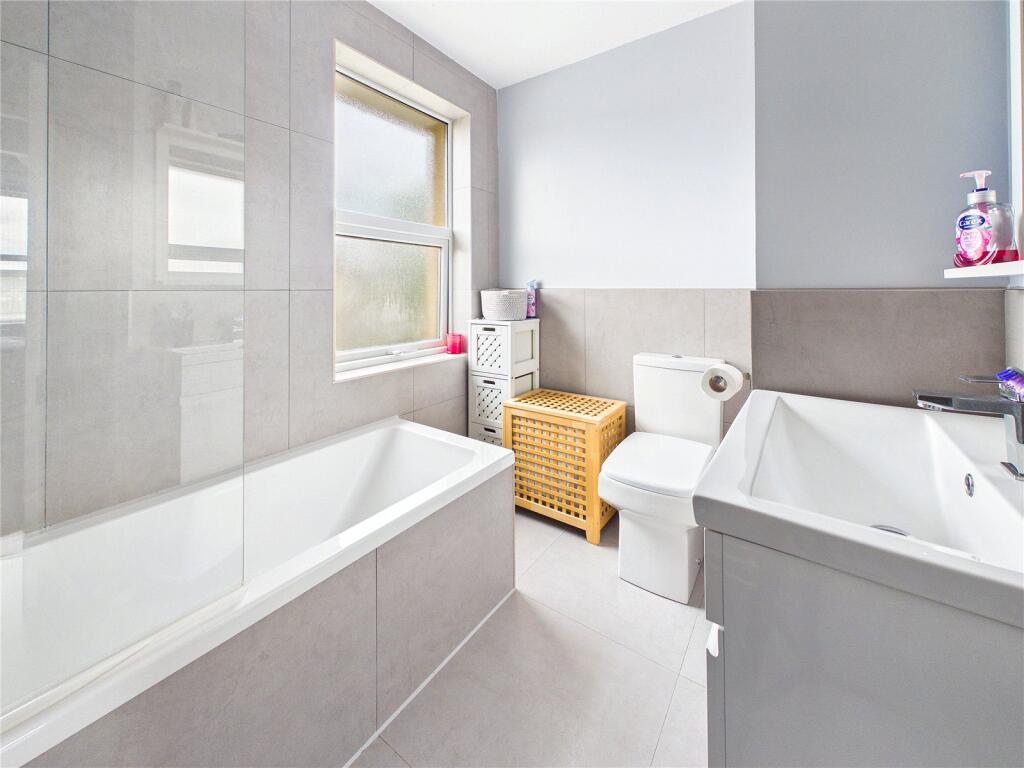 House in Worcester - View 3