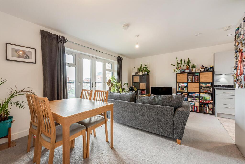 Apartment in Salisbury - View 5