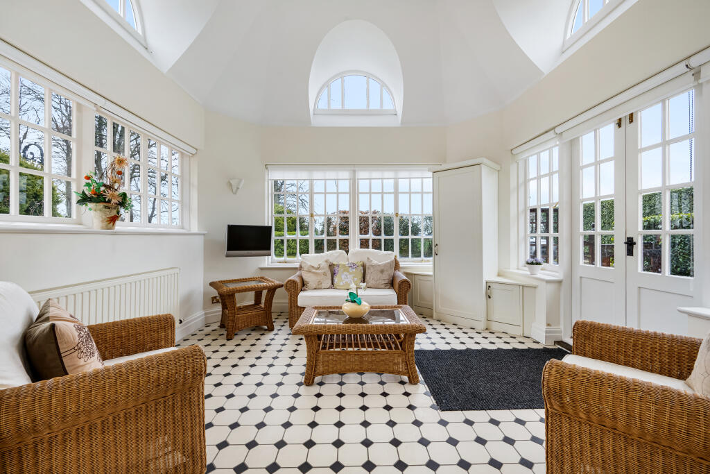 The Kent, High Grove, Ancoats Lane, Great Warford, Alderley Edge photo 4