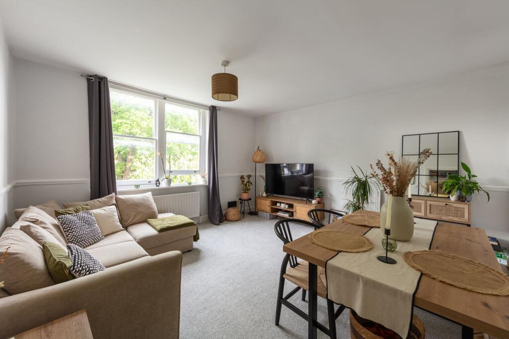 Apartment in London - More