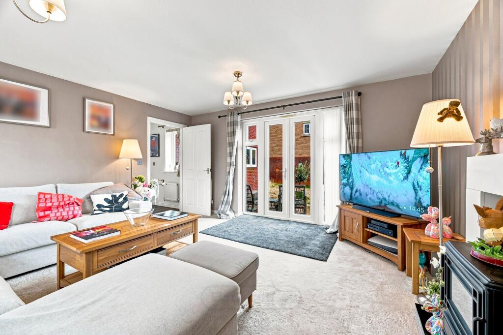 House in Houghton Regis, Bidwell, Woodside Estate - View 4