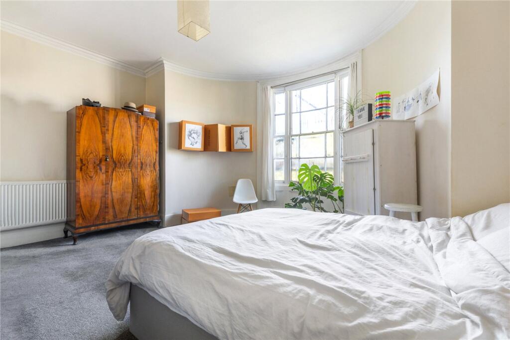 Apartment in London - View 5
