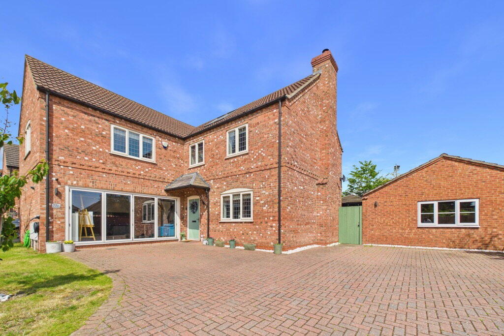 Main image of property: Welcome to 77a Newark Road, North Hykeham, Lincoln, LN6 8RA
