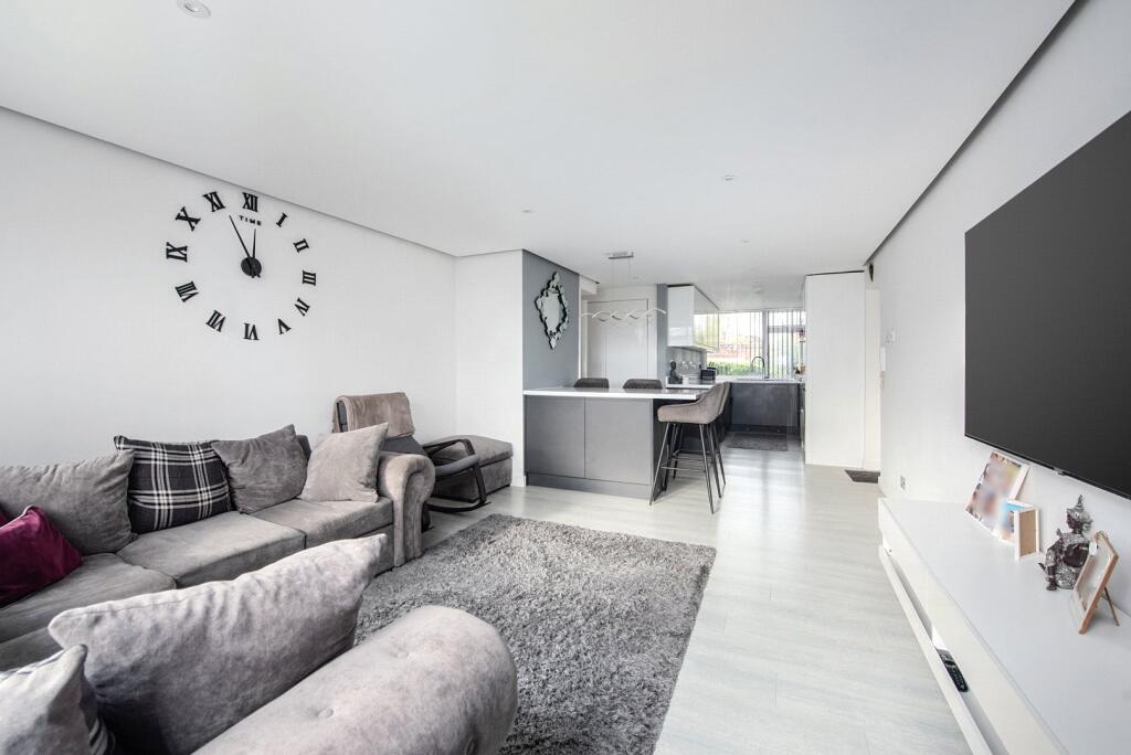 Fordbridge Road, Ashford, Surrey, TW15 photo 2