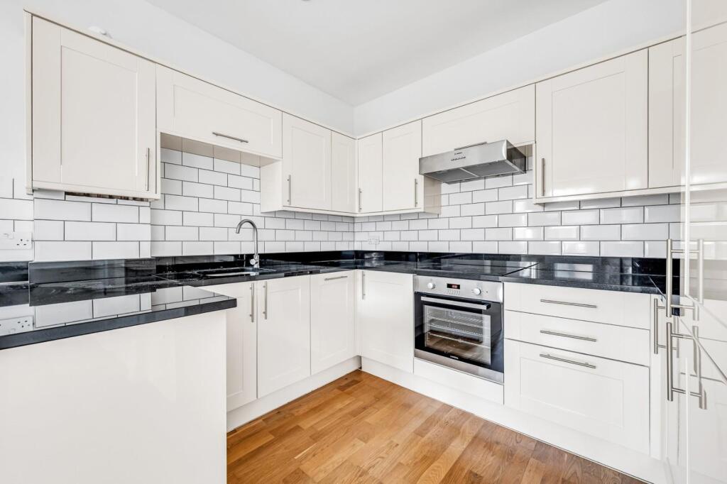 Apartment in London - More